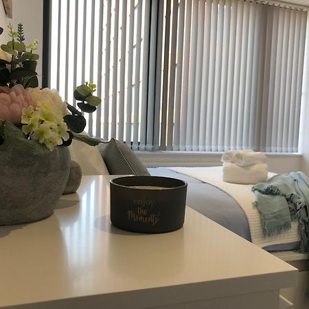 Boutique Collection In Reading By Creatick Apartment Bagian luar foto