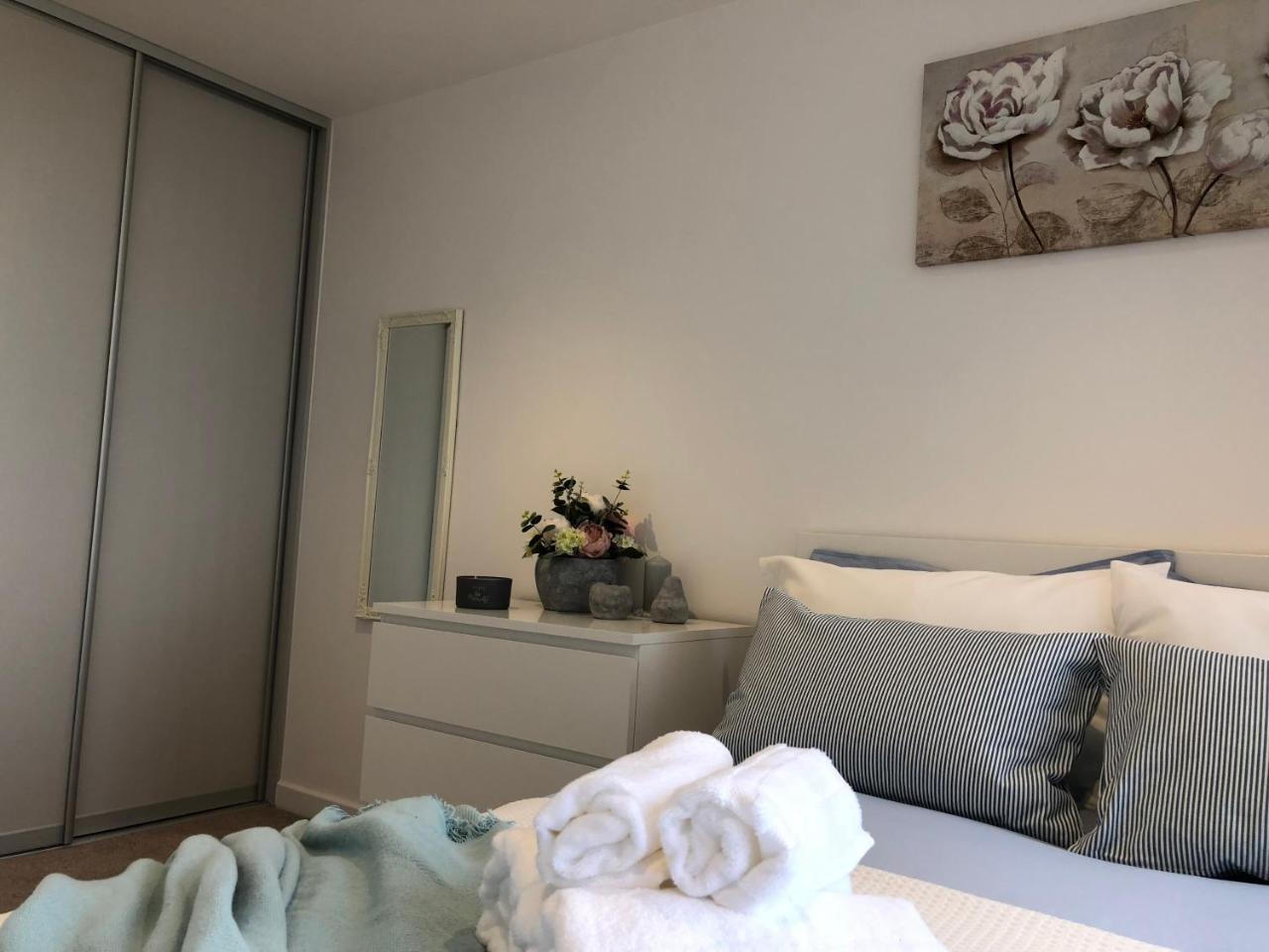 Boutique Collection In Reading By Creatick Apartment Bagian luar foto