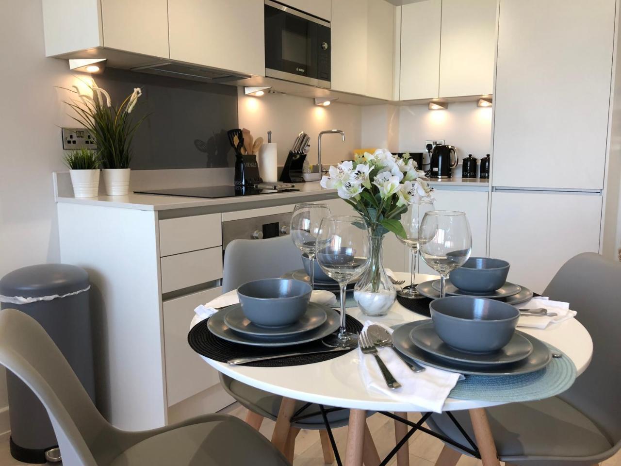 Boutique Collection In Reading By Creatick Apartment Bagian luar foto