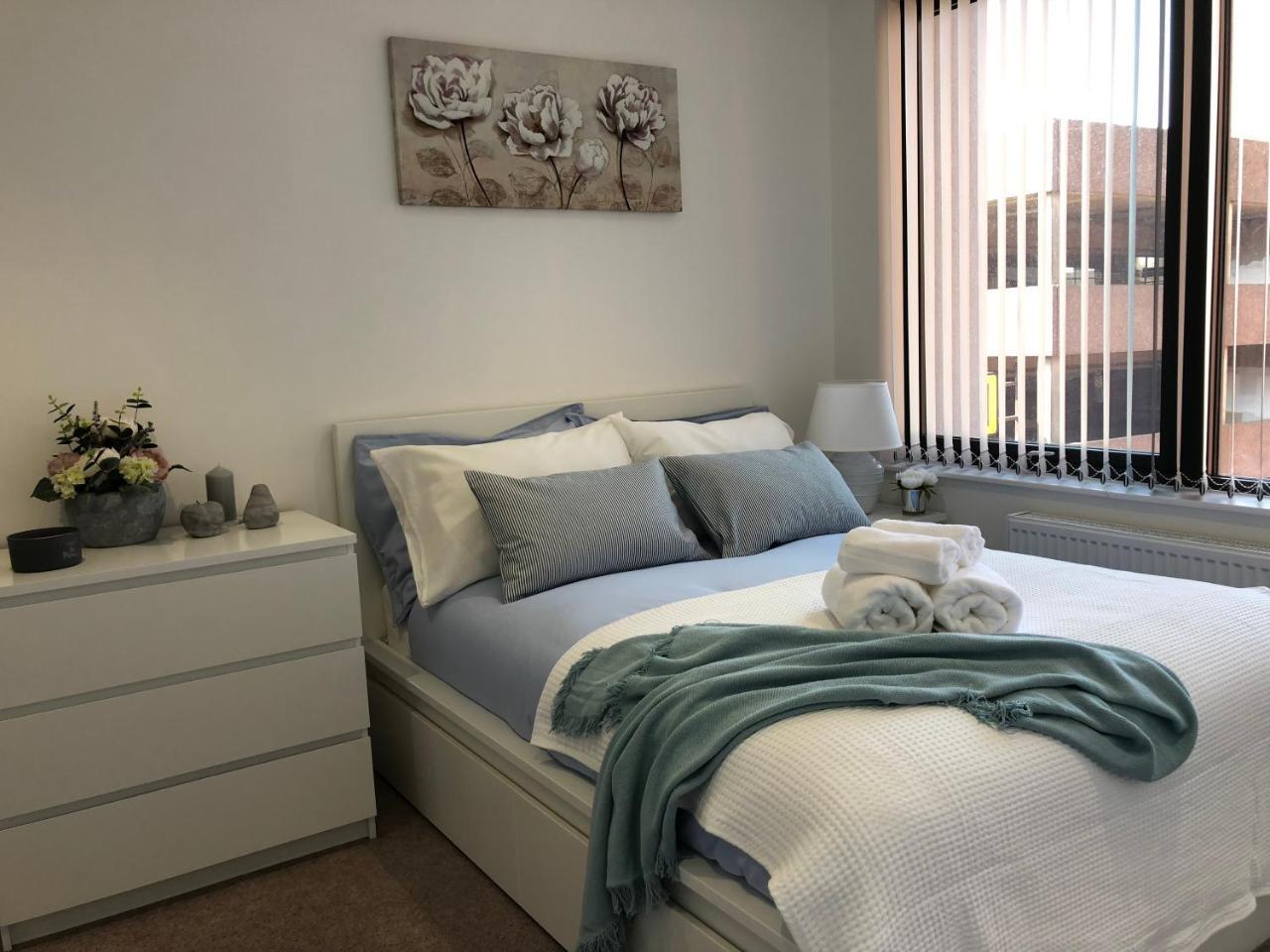 Boutique Collection In Reading By Creatick Apartment Bagian luar foto