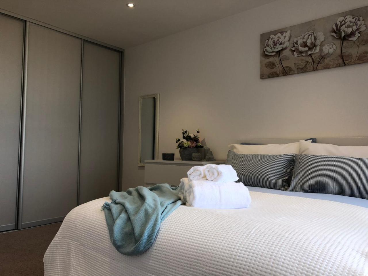 Boutique Collection In Reading By Creatick Apartment Bagian luar foto