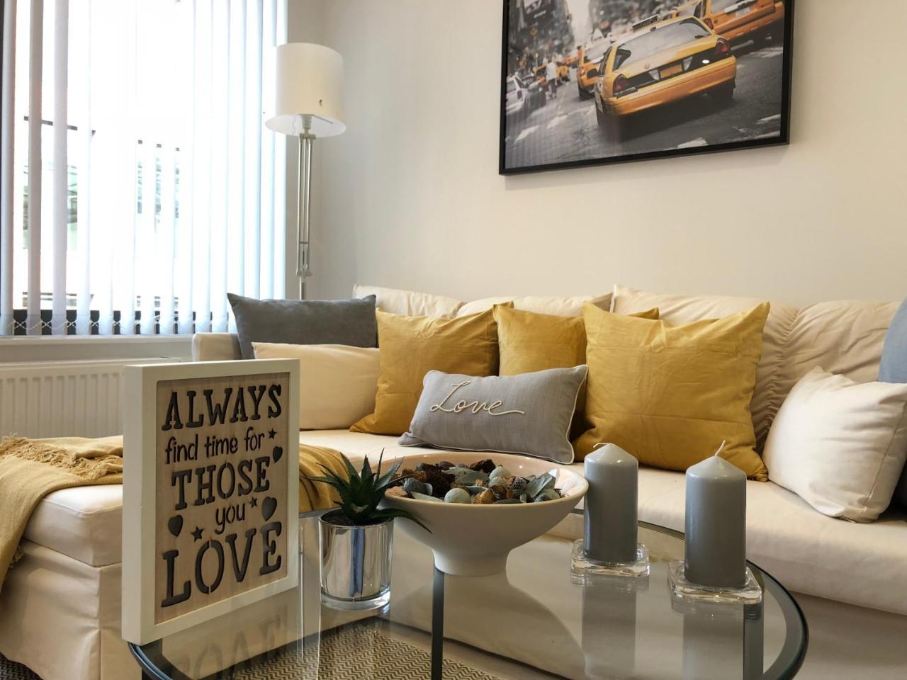 Boutique Collection In Reading By Creatick Apartment Bagian luar foto