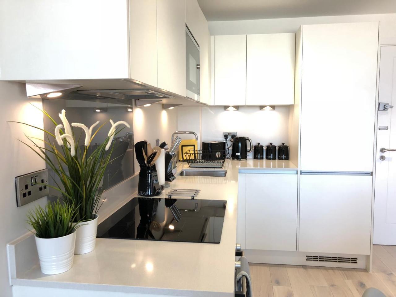 Boutique Collection In Reading By Creatick Apartment Bagian luar foto