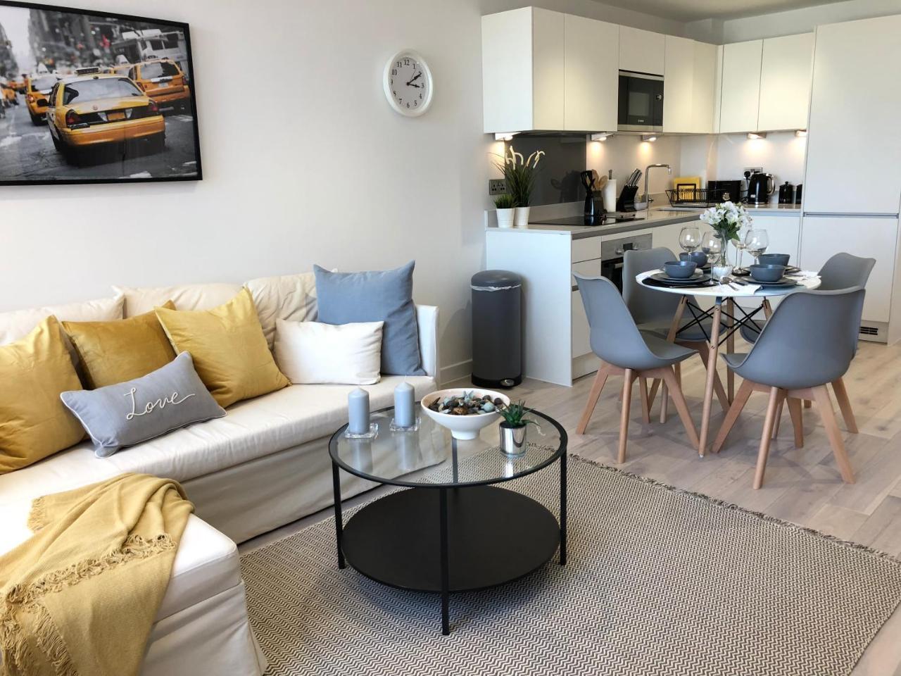 Boutique Collection In Reading By Creatick Apartment Bagian luar foto