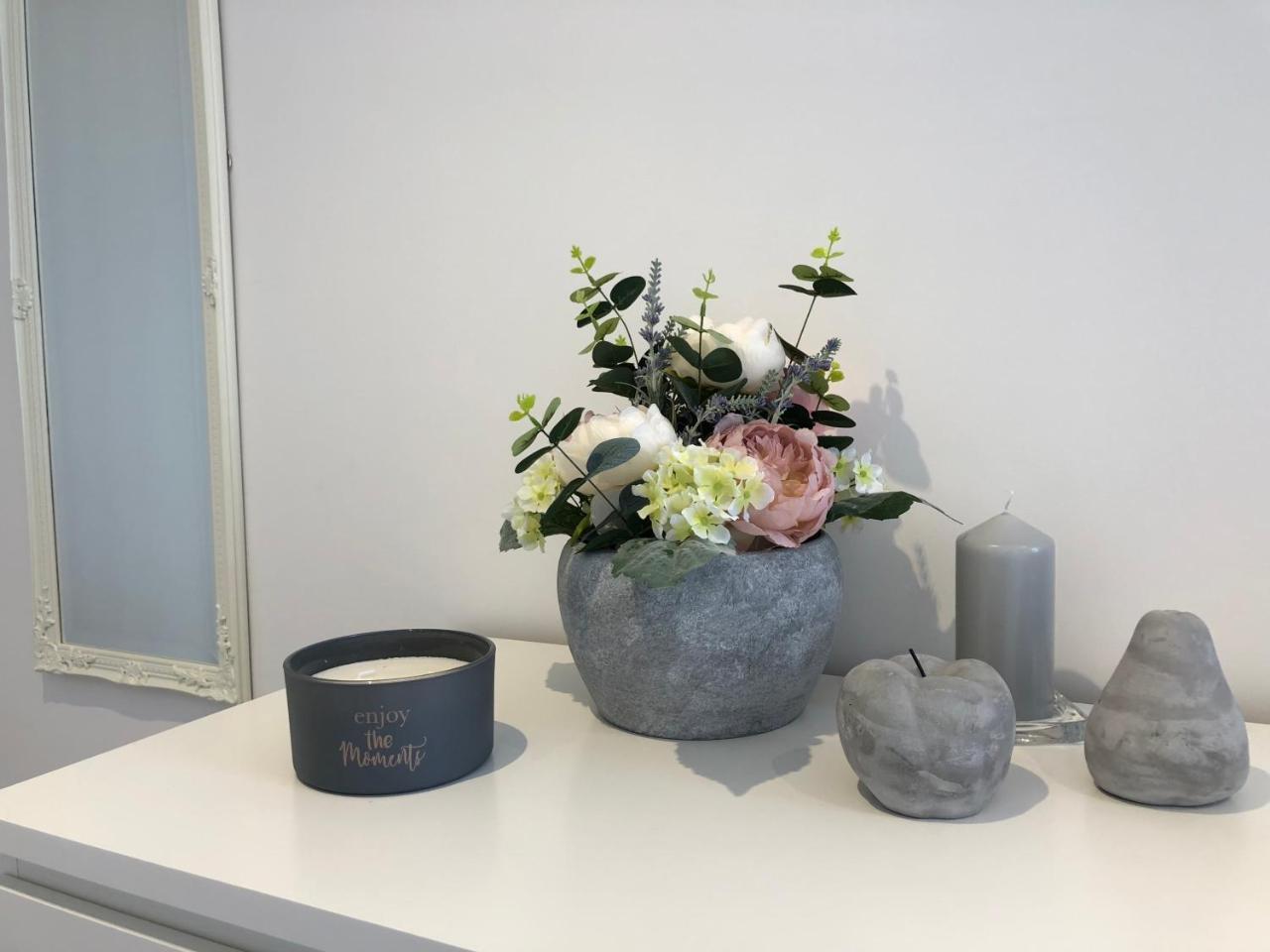 Boutique Collection In Reading By Creatick Apartment Bagian luar foto