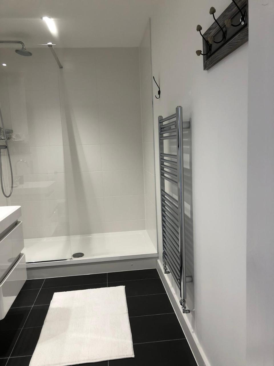 Boutique Collection In Reading By Creatick Apartment Bagian luar foto