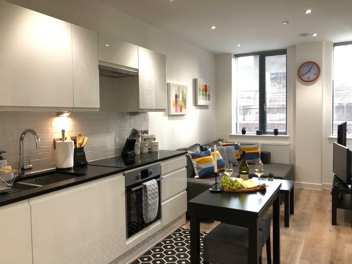 Boutique Collection In Reading By Creatick Apartment Bagian luar foto